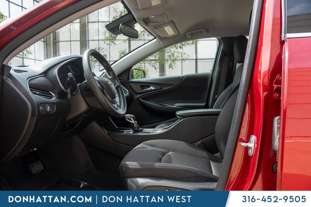 Used 2024 Chevrolet Malibu LT FWD image 3