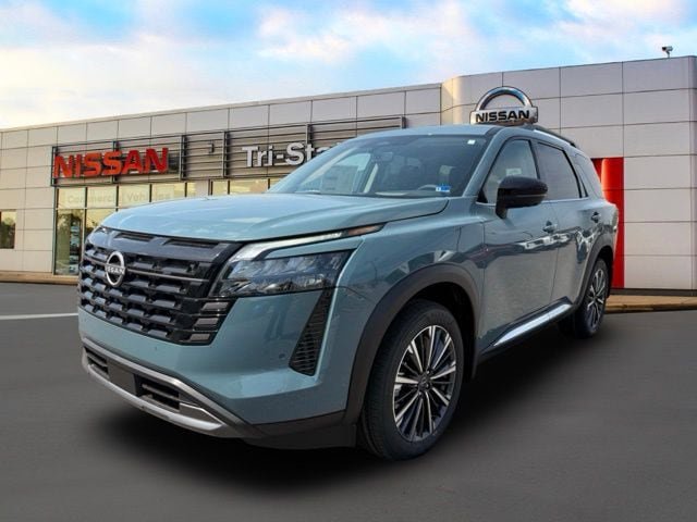 New 2026 Nissan Pathfinder Platinum w/ Cargo Package AWD/4WD image 2