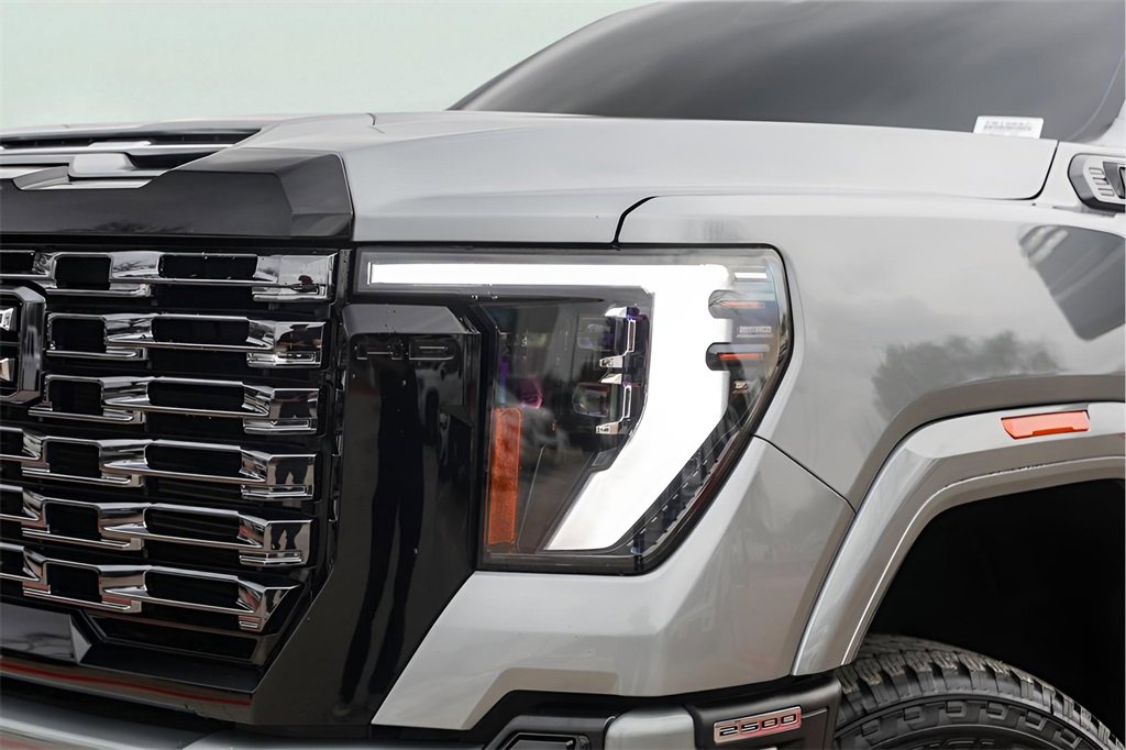 Certified 2025 GMC Sierra 2500 Denali Ultimate image 3