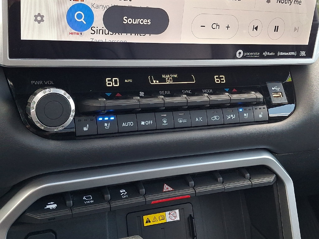 Used 2024 Toyota Sequoia Platinum AWD/4WD image 18