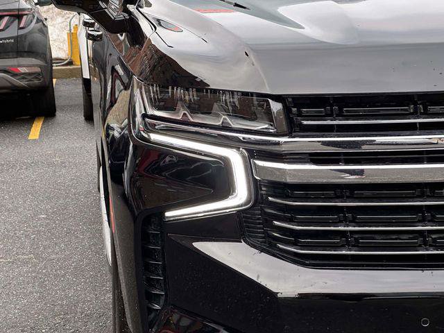 Used 2023 Chevrolet Suburban LT image 9