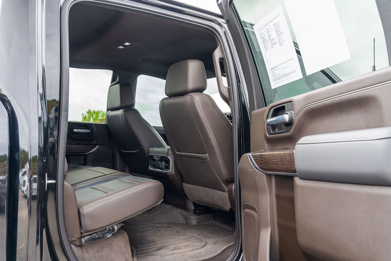 Used 2021 GMC Sierra 3500 Denali w/ Denali Ultimate Package image 17