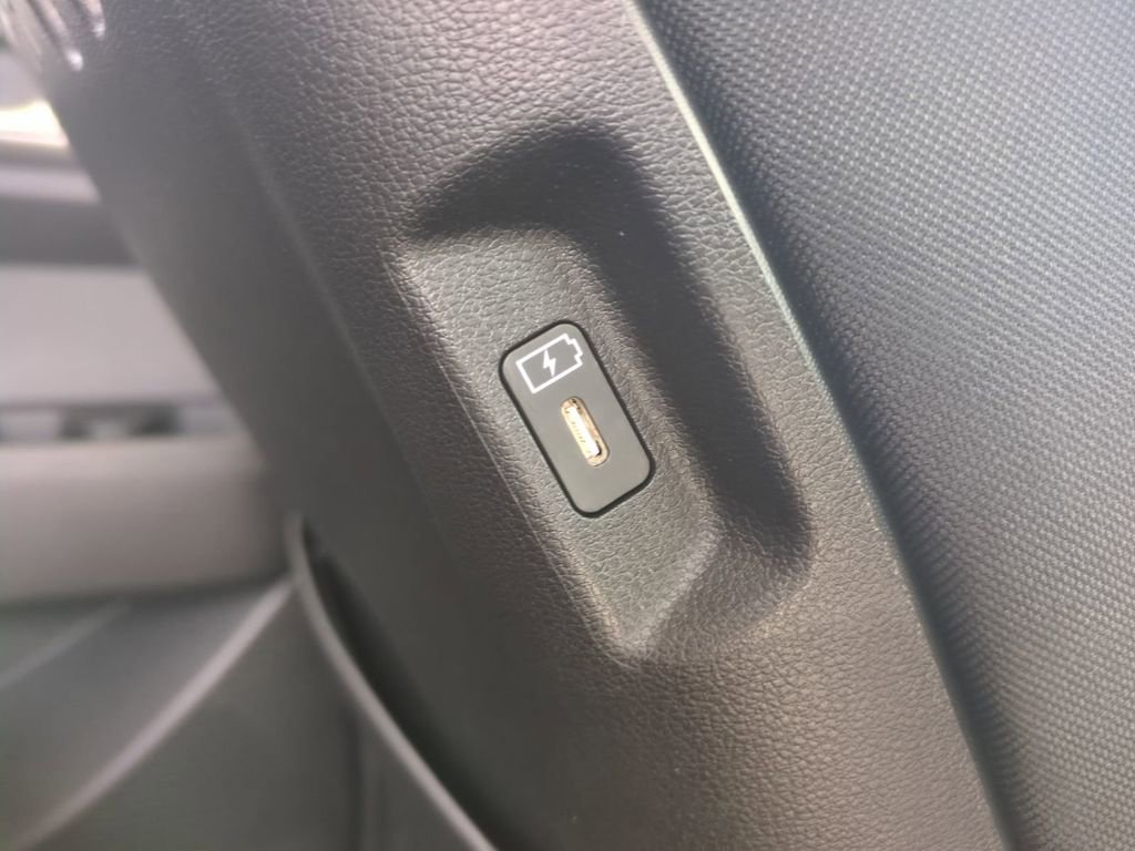 New 2026 Hyundai Santa Fe SE image 18