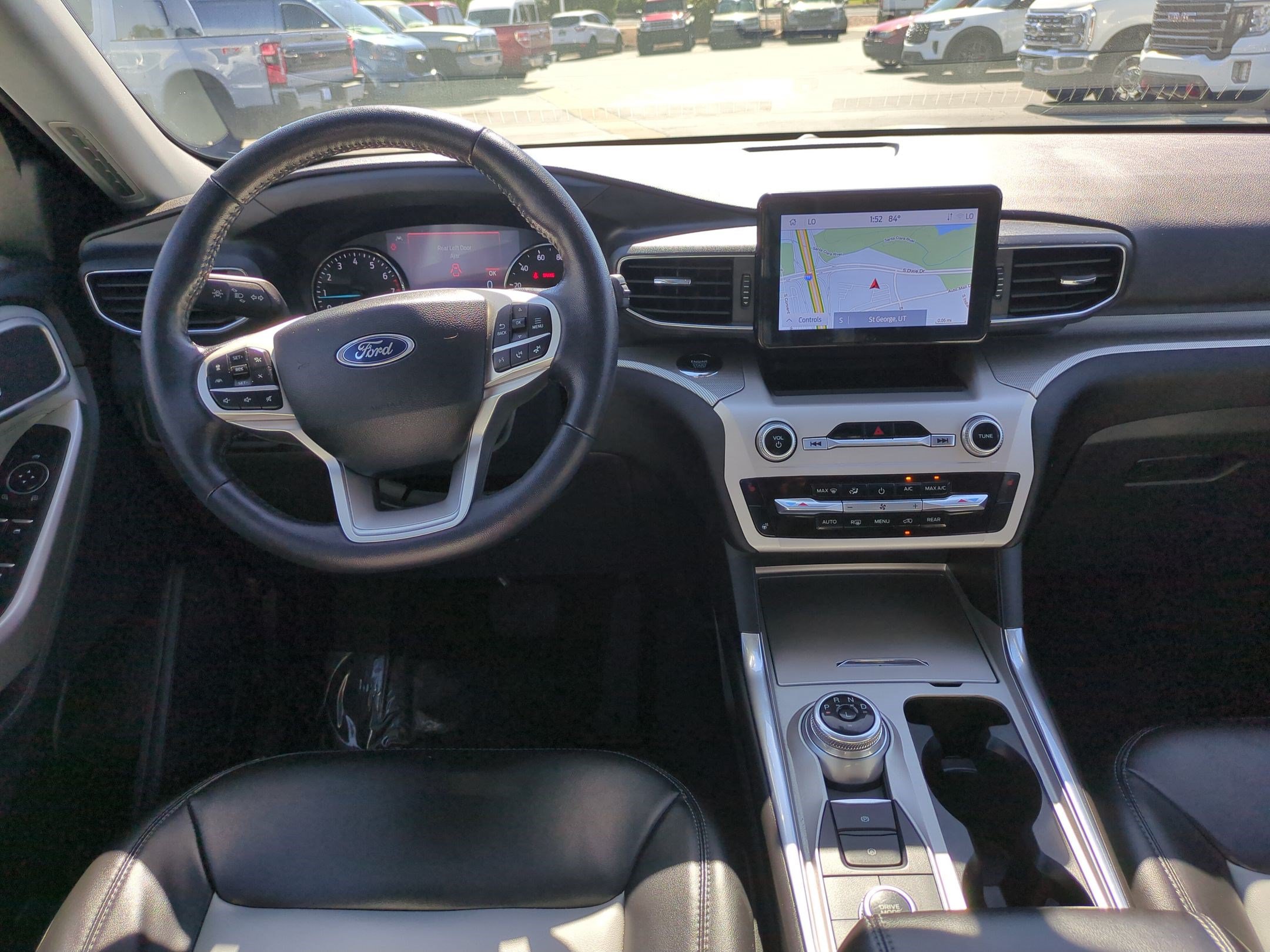 Used 2022 Ford Explorer XLT w/ Equipment Group 202A AWD/4WD image 29