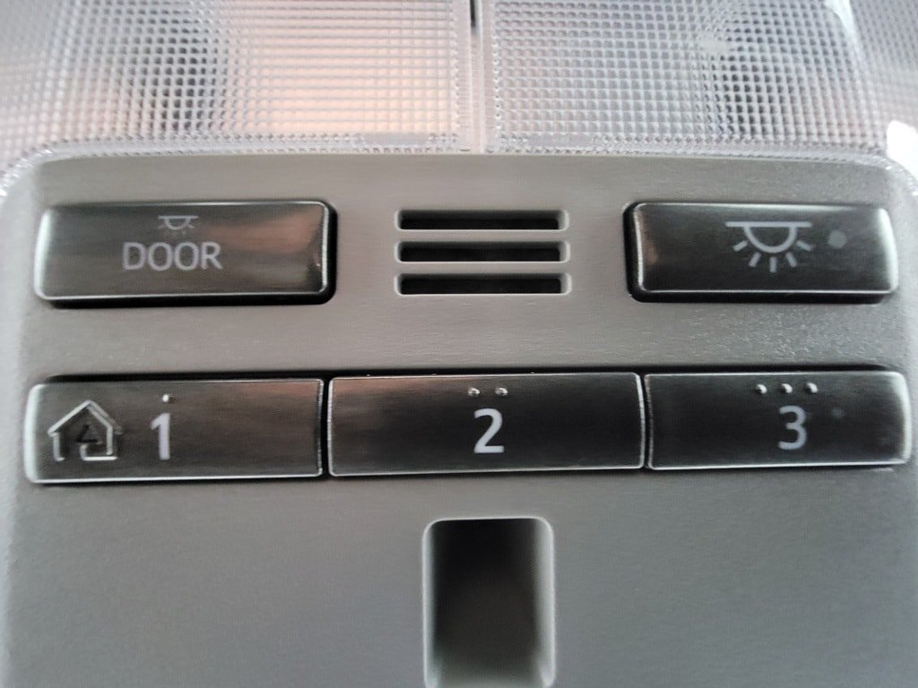 Used 2015 Toyota Camry XLE w/ Moonroof Package FWD image 28