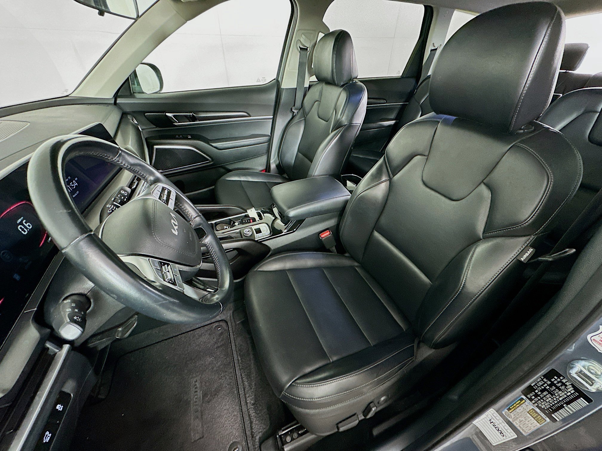 Used 2025 Kia Telluride S FWD image 13