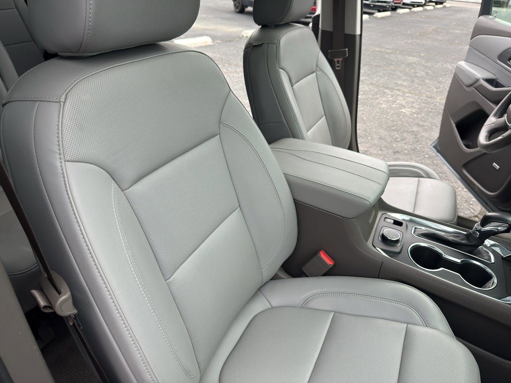 Used 2021 Chevrolet Traverse Premier image 31