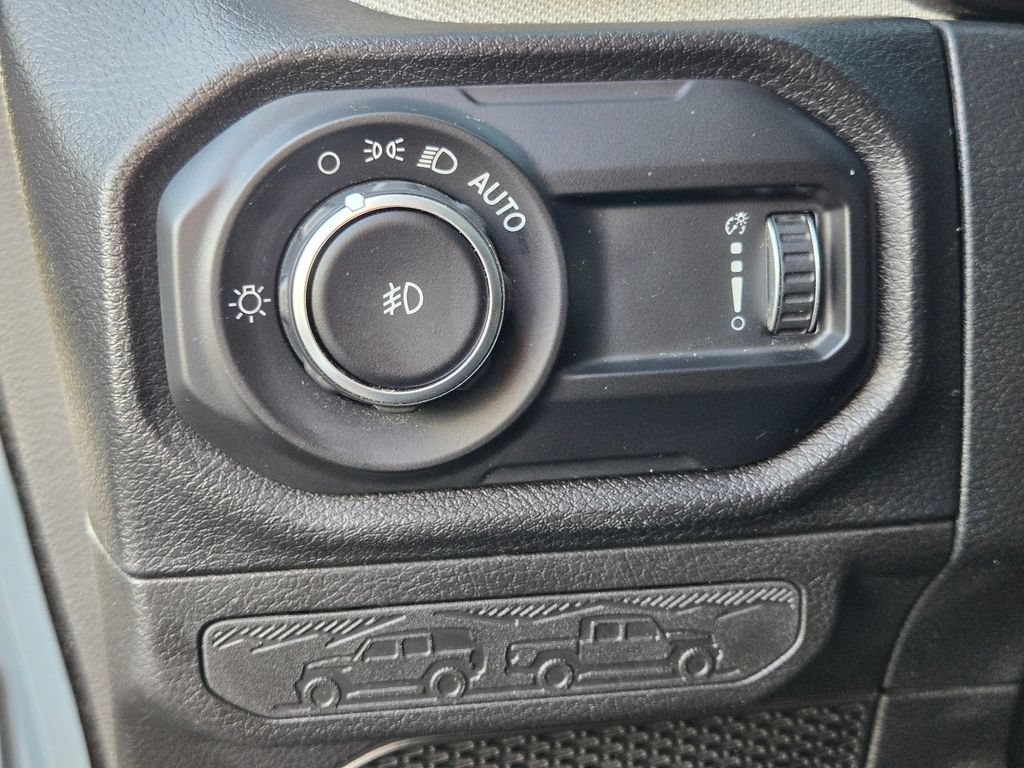 Used 2024 Jeep Wrangler Sport AWD/4WD image 17