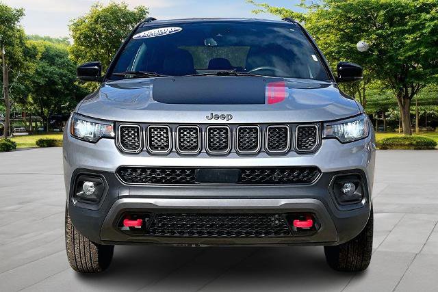 Used 2023 Jeep Compass Trailhawk image 3