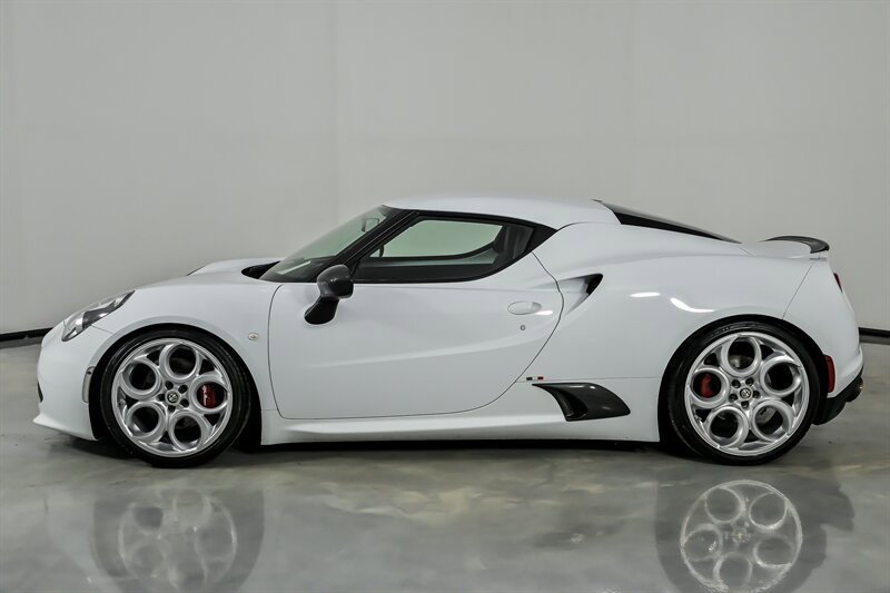Used 2015 Alfa Romeo 4C Coupe w/ Leather Interior Group RWD image 7