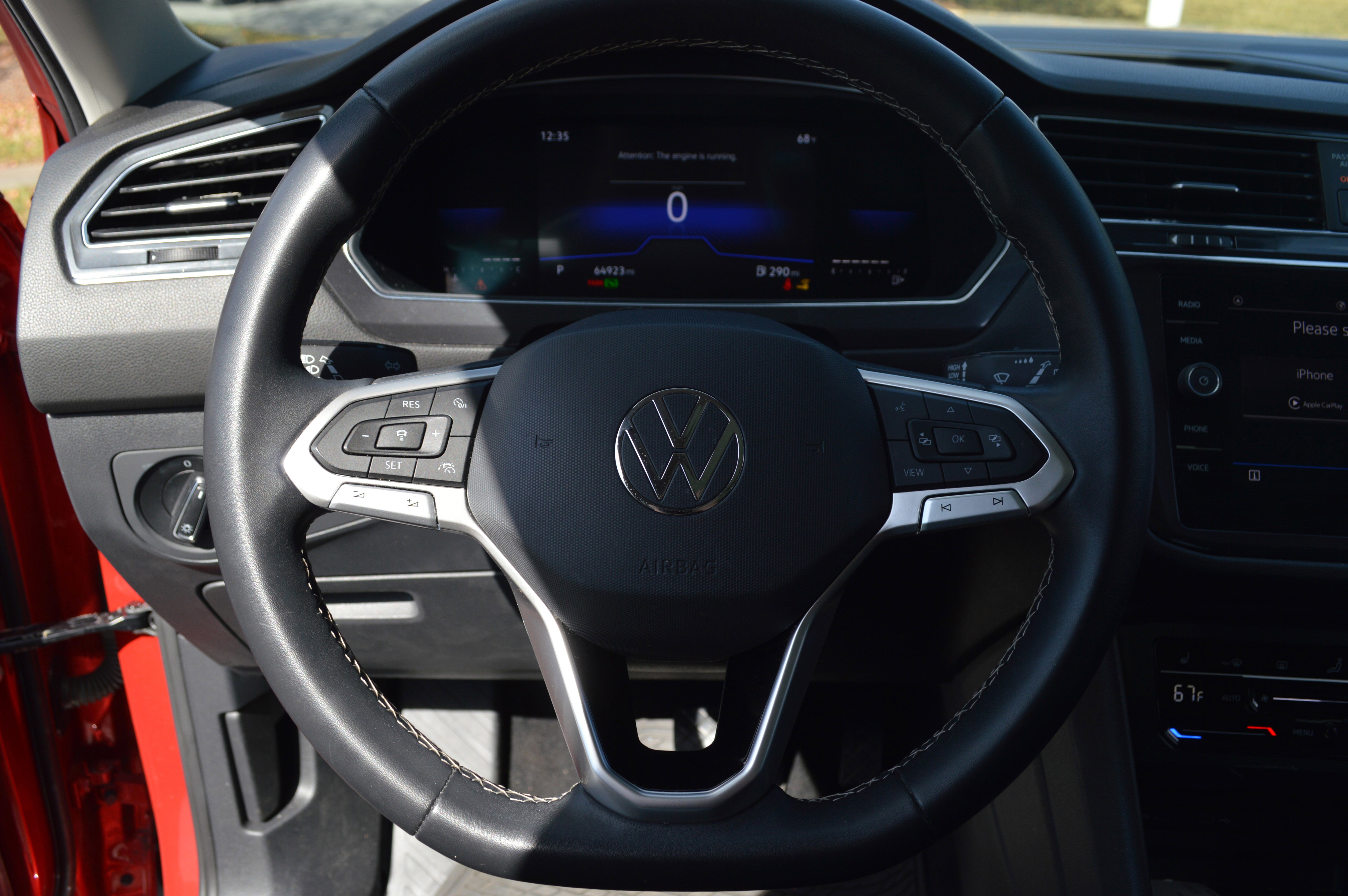 Used 2022 Volkswagen Tiguan SE image 14