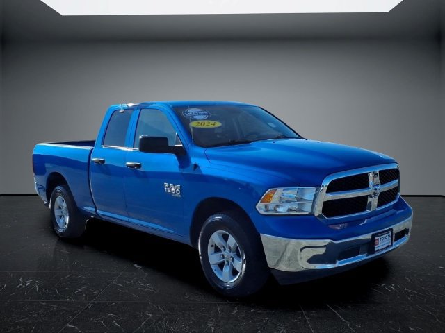 Used 2024 RAM 1500 Classic SLT AWD/4WD image 5