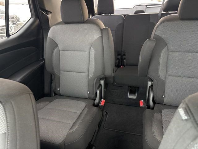 Used 2022 Chevrolet Traverse LT w/ Midnight/Sport Edition image 30
