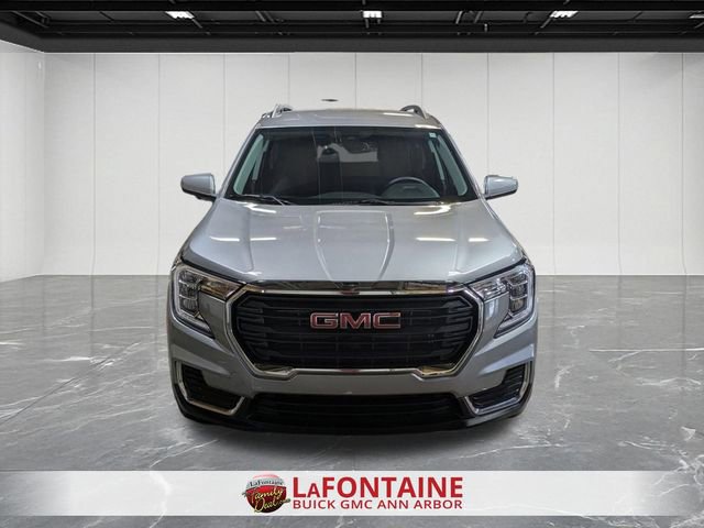 Used 2023 GMC Terrain SLE w/ Driver Convenience Package image 8