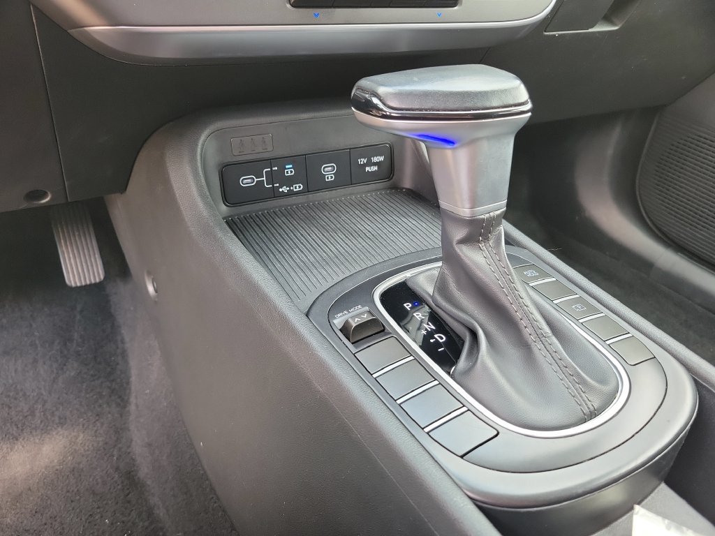 Used 2025 Hyundai Kona SEL FWD image 25