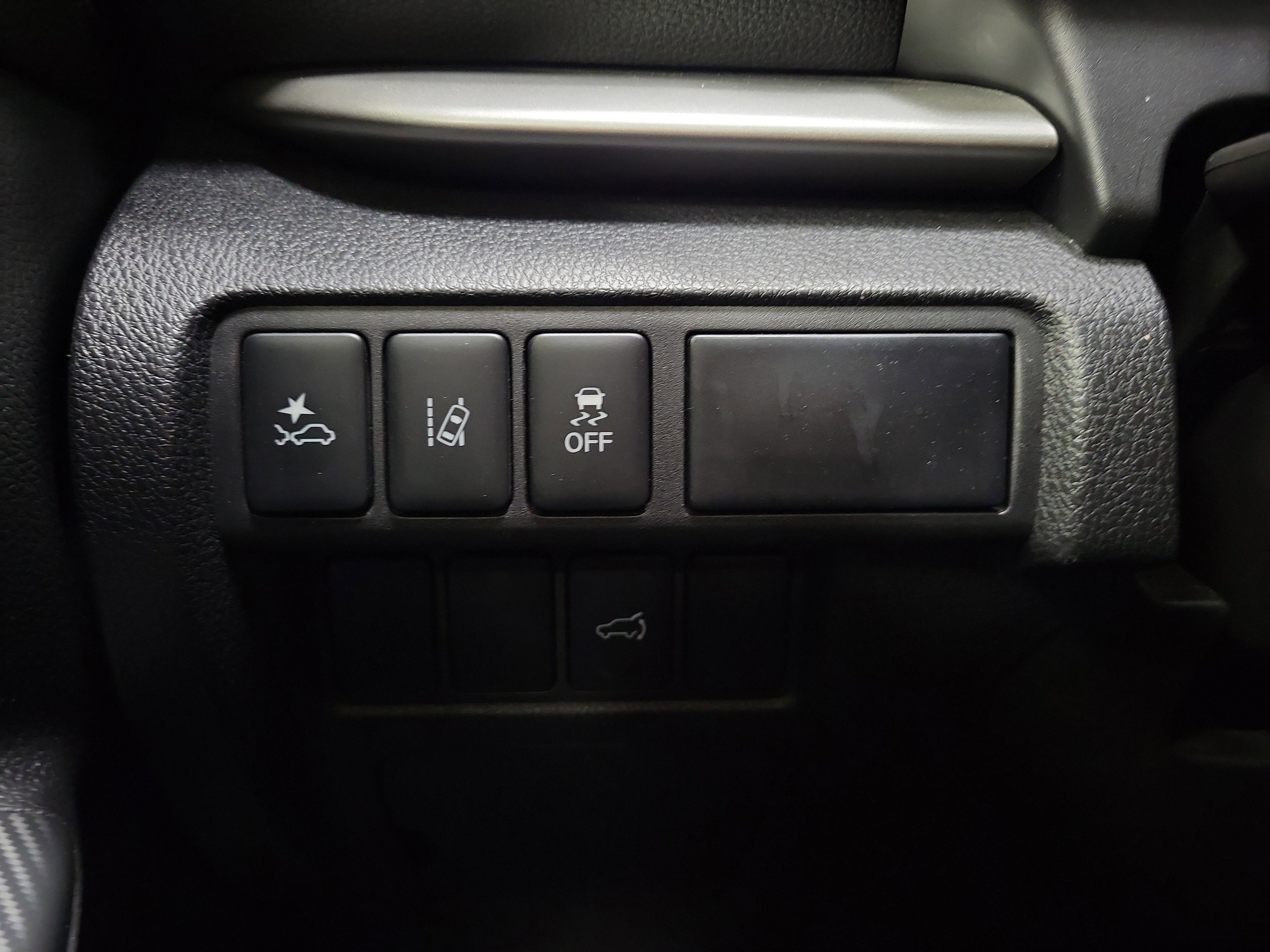 Used 2024 Mitsubishi Eclipse Cross SE image 25