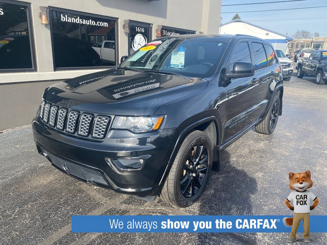 Used 2021 Jeep Grand Cherokee Laredo X AWD/4WD image 2