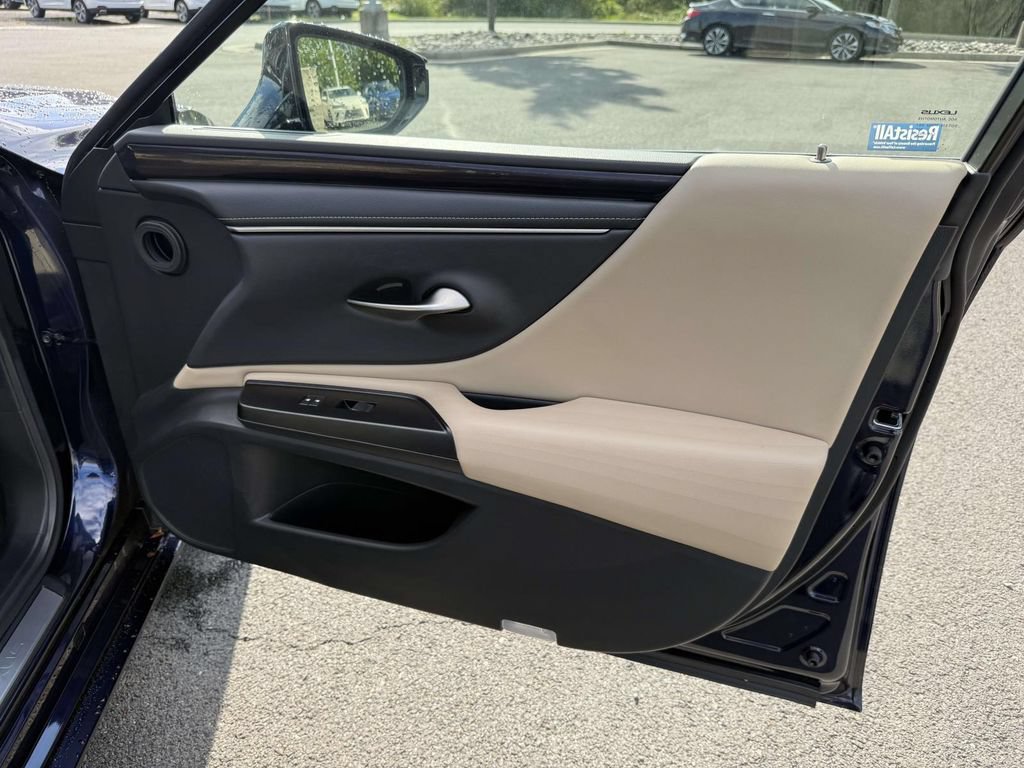 Used 2020 Lexus ES 300h w/ Accessory Package FWD image 15