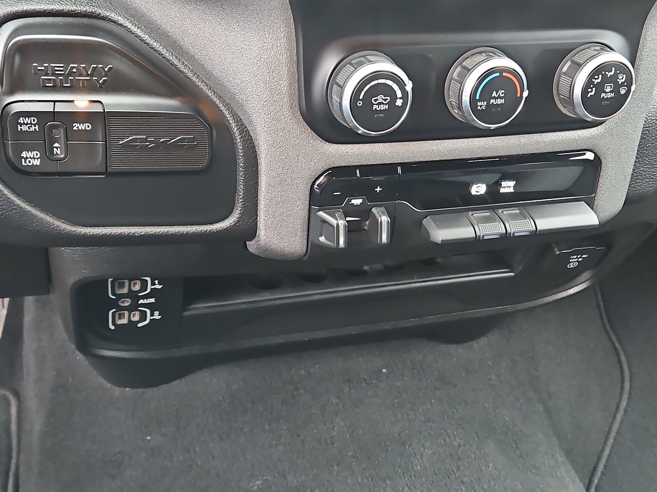 Used 2024 RAM 3500 Tradesman w/ Chrome Appearance Group image 27