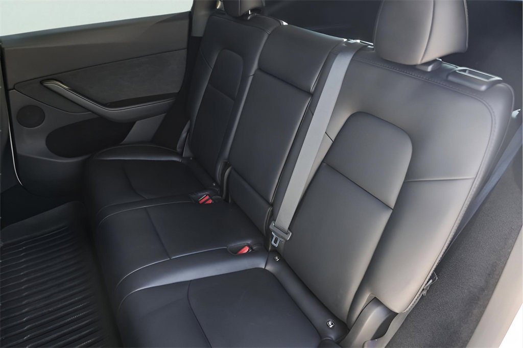 Used 2023 Tesla Model Y Long Range image 26