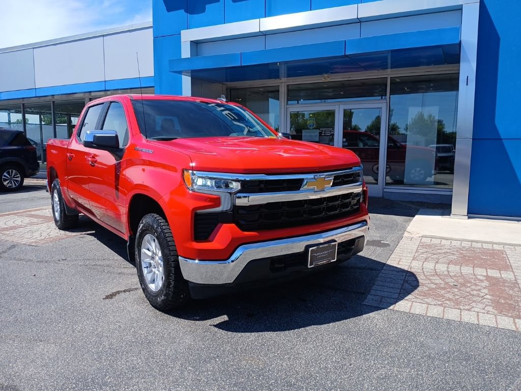 Used 2025 Chevrolet Silverado 1500 LT AWD/4WD image 2