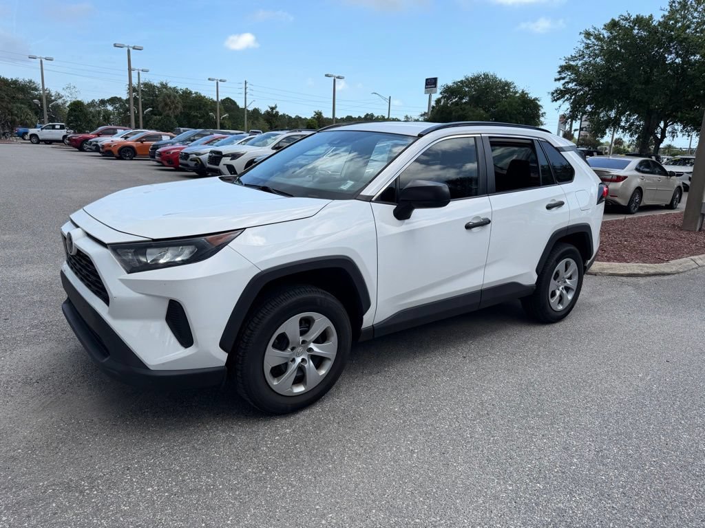 Used 2021 Toyota RAV4 LE FWD image 11