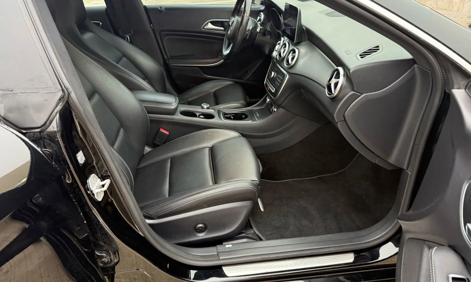 Used 2017 Mercedes-Benz CLA 250 image 19