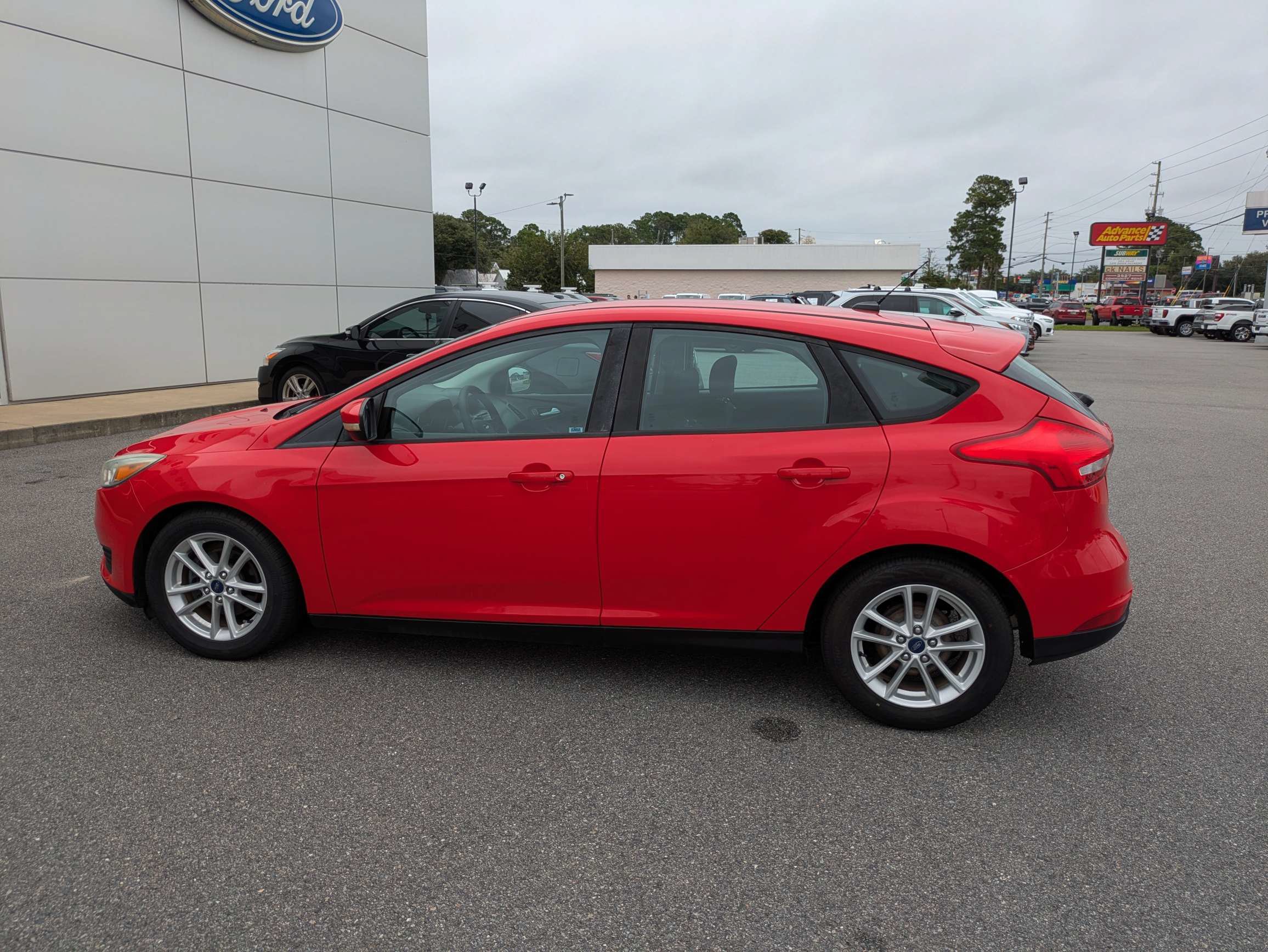 Used 2015 Ford Focus SE FWD image 7