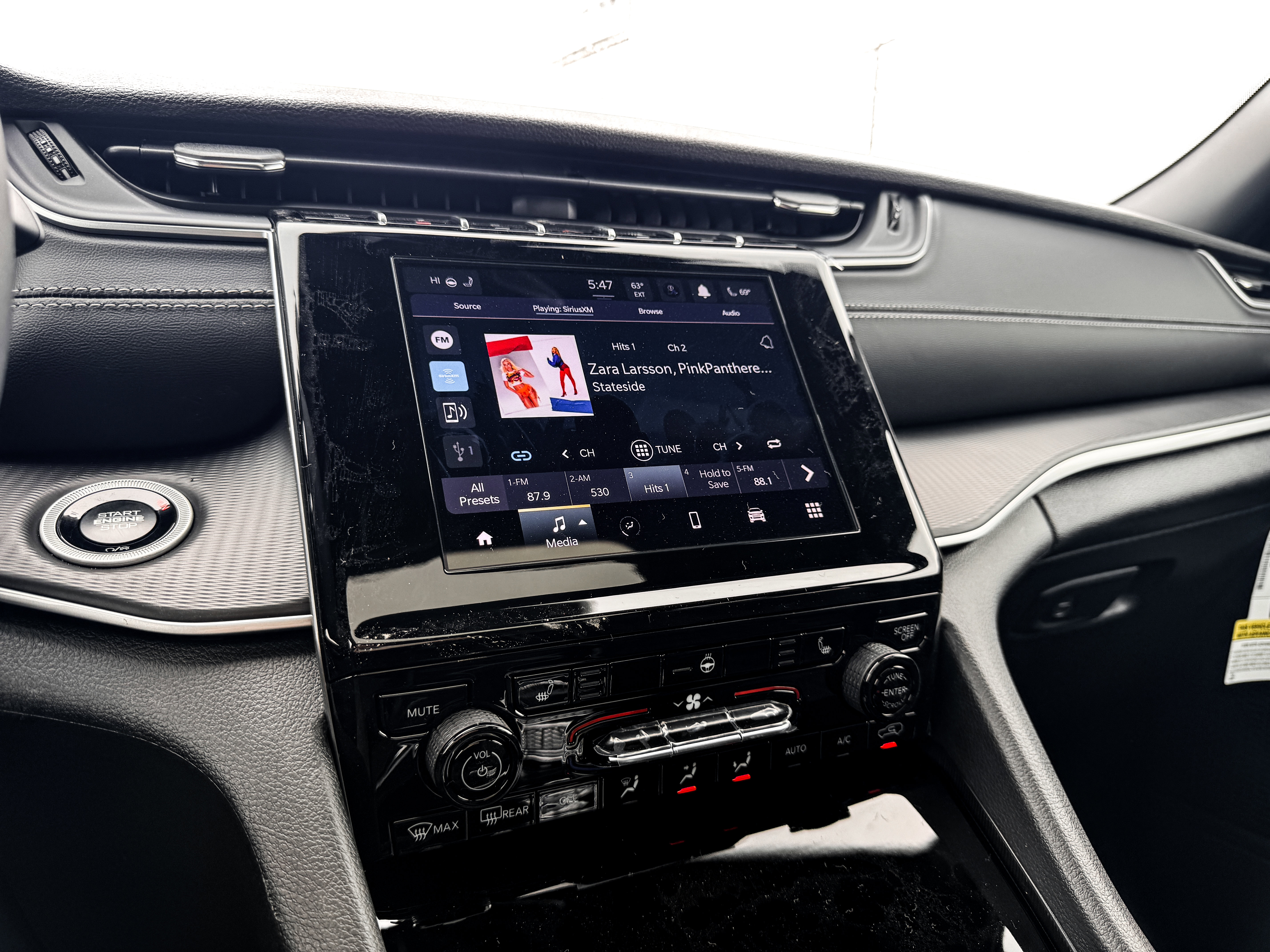 New 2025 Jeep Grand Cherokee 4WD image 13