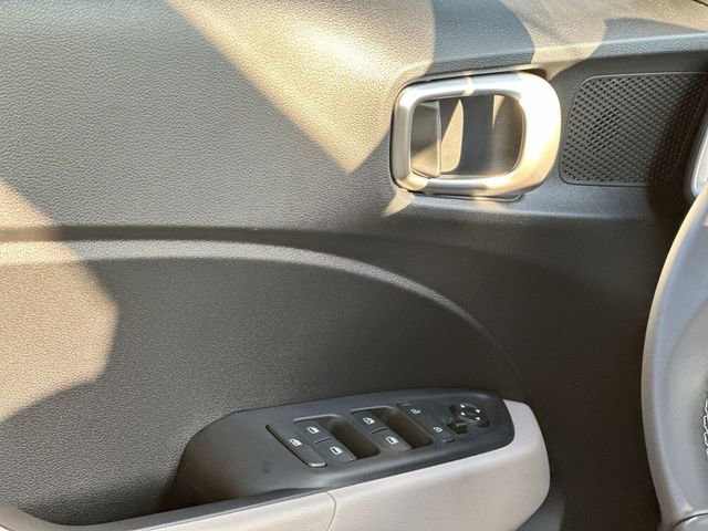 New 2025 Hyundai Venue SEL image 17