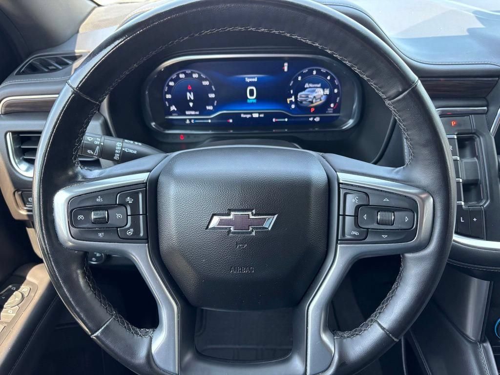 Used 2024 Chevrolet Suburban Z71 w/ Luxury Package AWD/4WD image 28