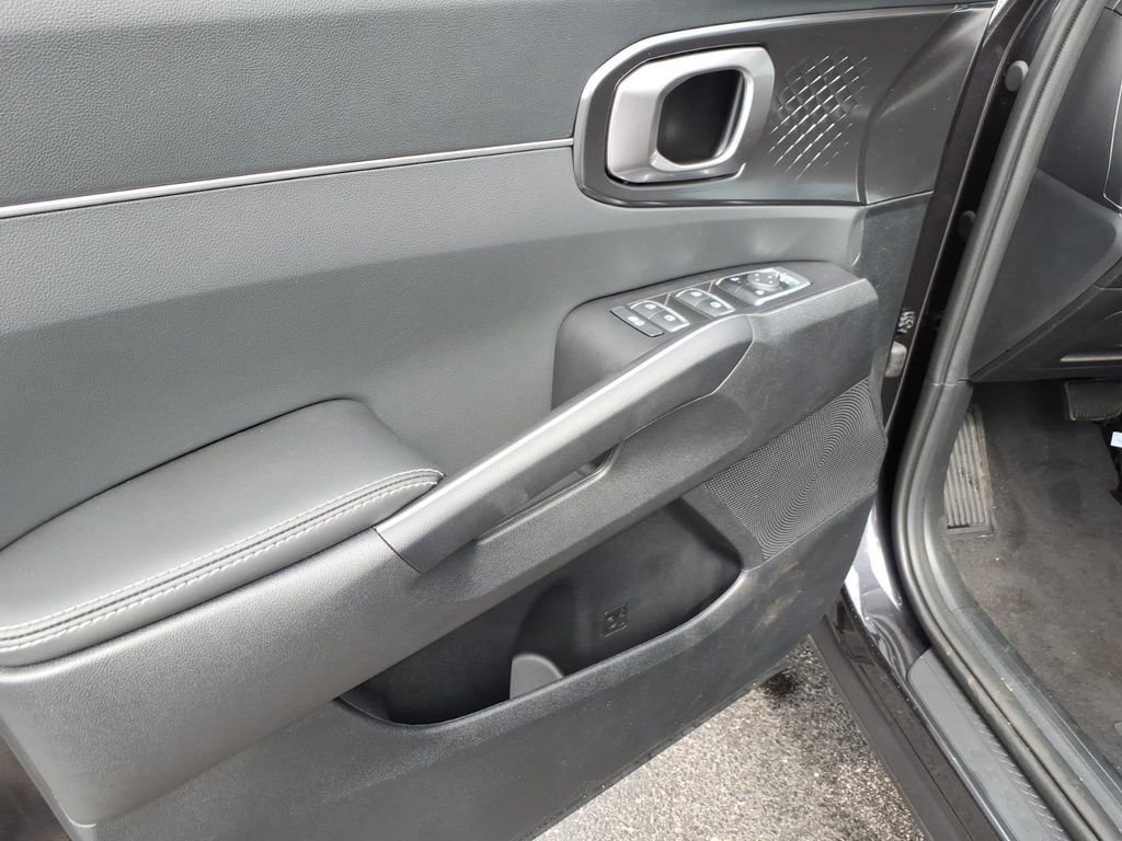 New 2026 Kia Sorento LX FWD image 16
