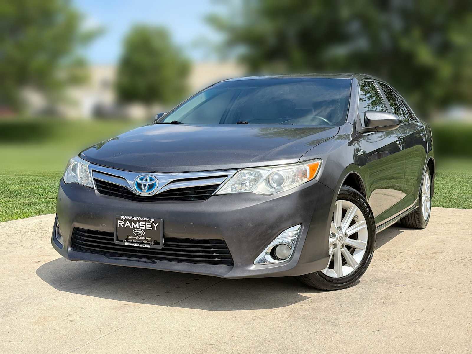 Used 2012 Toyota Camry XLE w/ Convenience Pkg FWD image 1