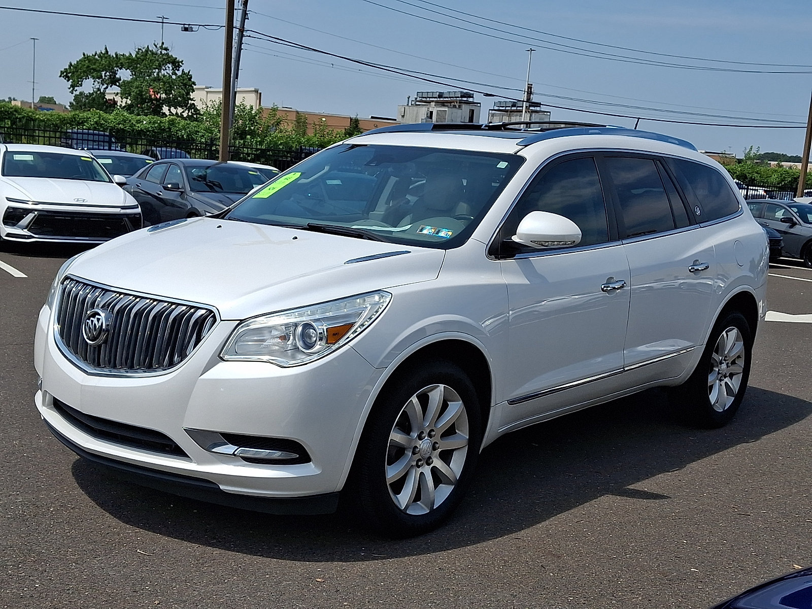 Used 2017 Buick Enclave Premium w/ Experience Buick Package FWD image 3