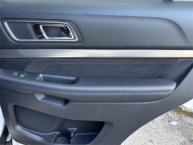 Used 2019 Ford Explorer XLT w/ Equipment Group 202A image 32