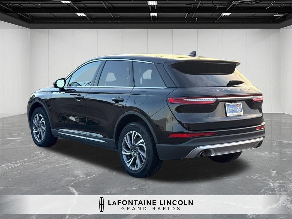 Certified 2024 Lincoln Corsair AWD image 3