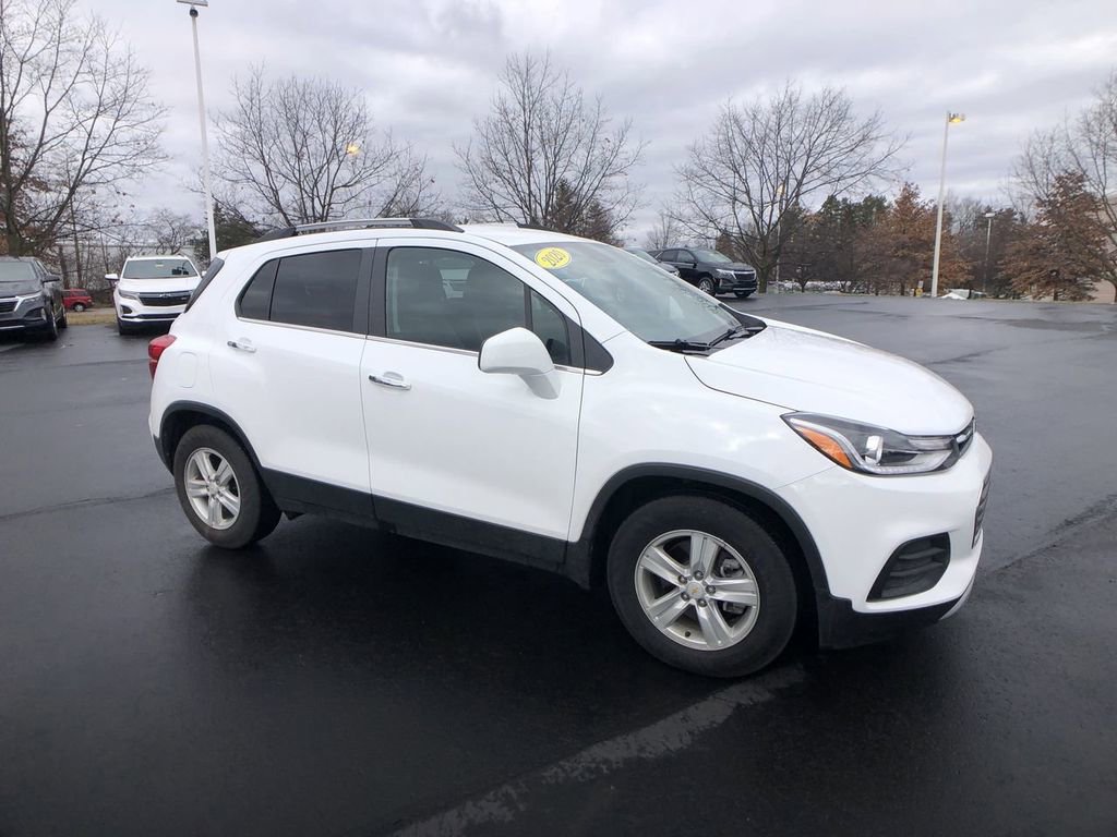 Used 2020 Chevrolet Trax LT w/ LT Convenience Package FWD image 1