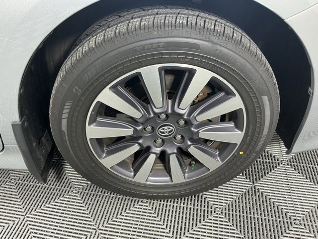 Used 2020 Toyota Sienna XLE Premium image 20