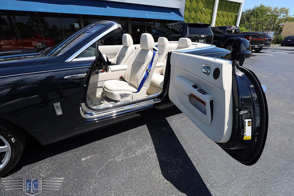 Used 2016 Rolls-Royce Dawn RWD image 14