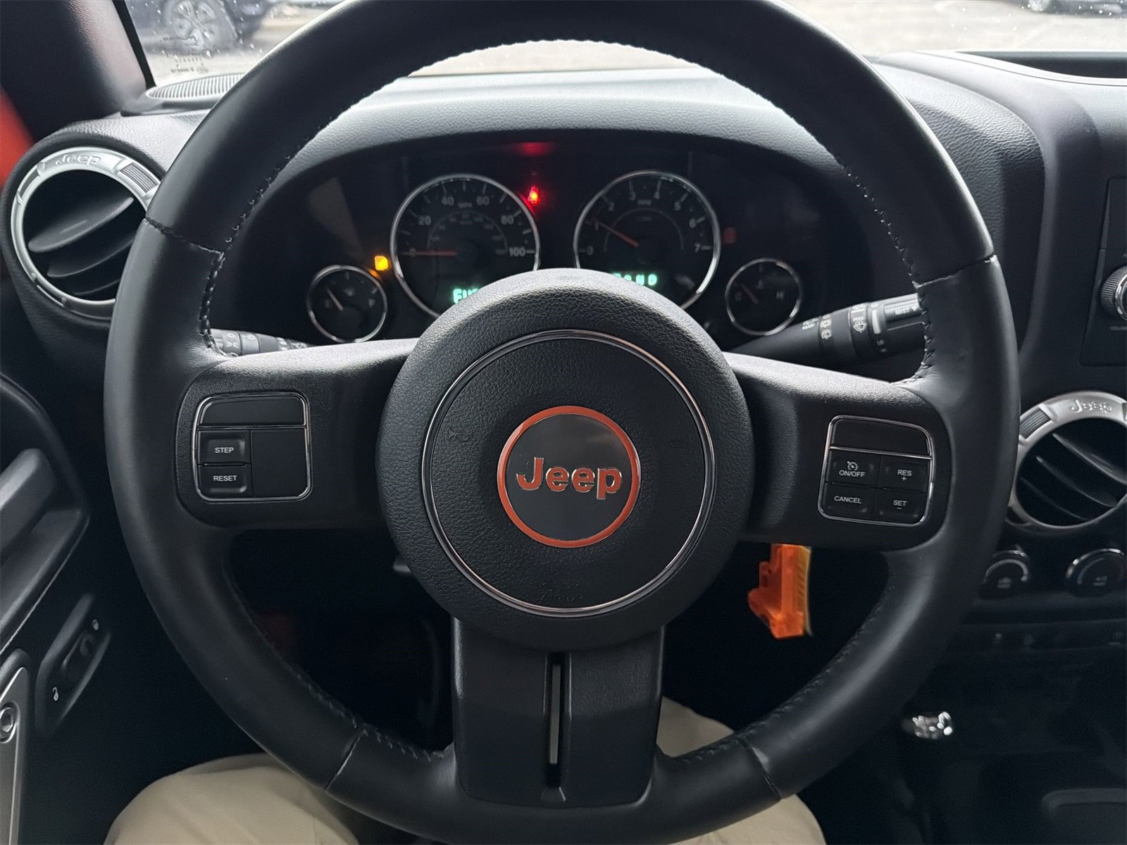 Used 2015 Jeep Wrangler Sahara image 14