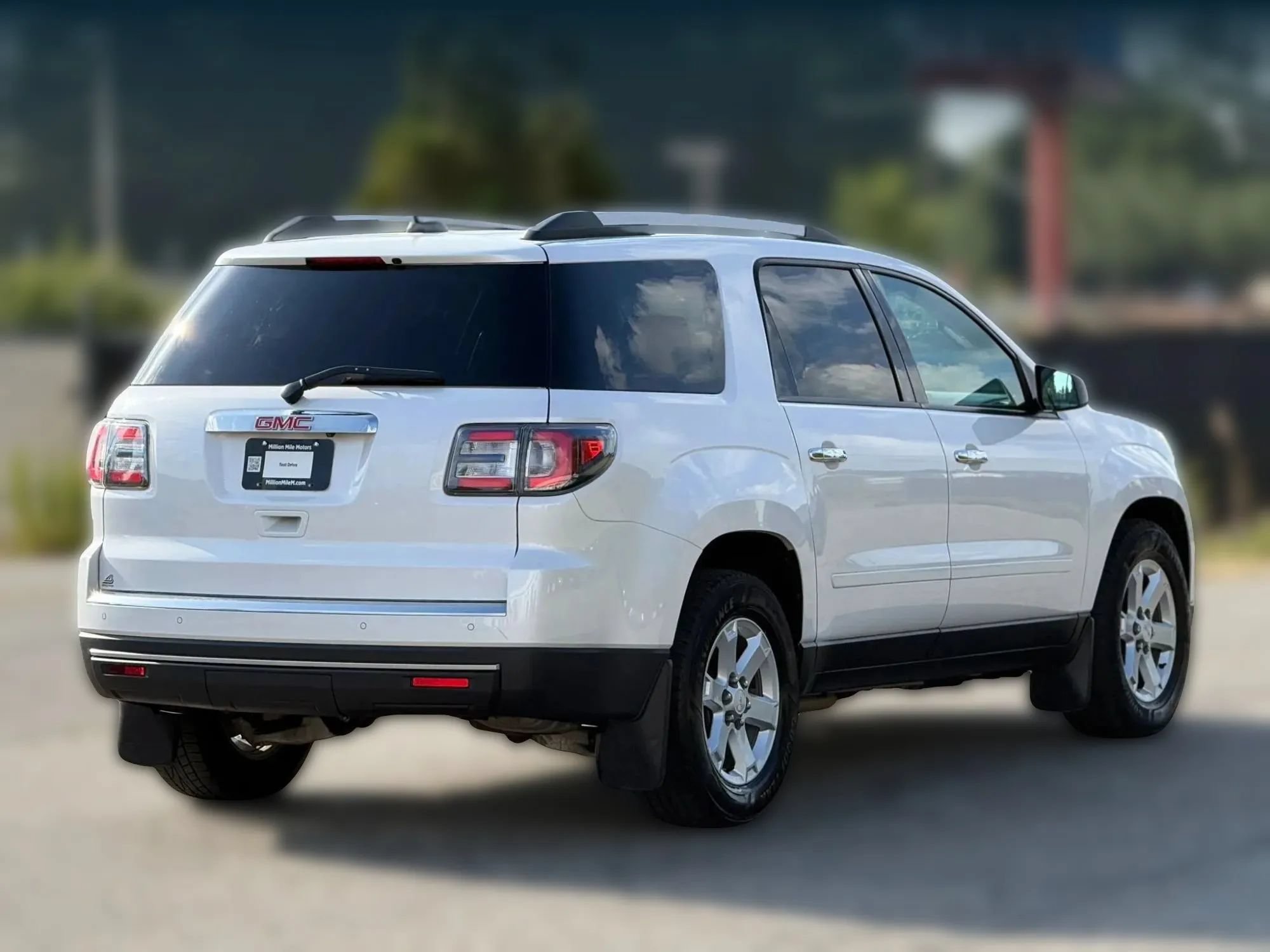 Used 2016 GMC Acadia SLE AWD/4WD image 9