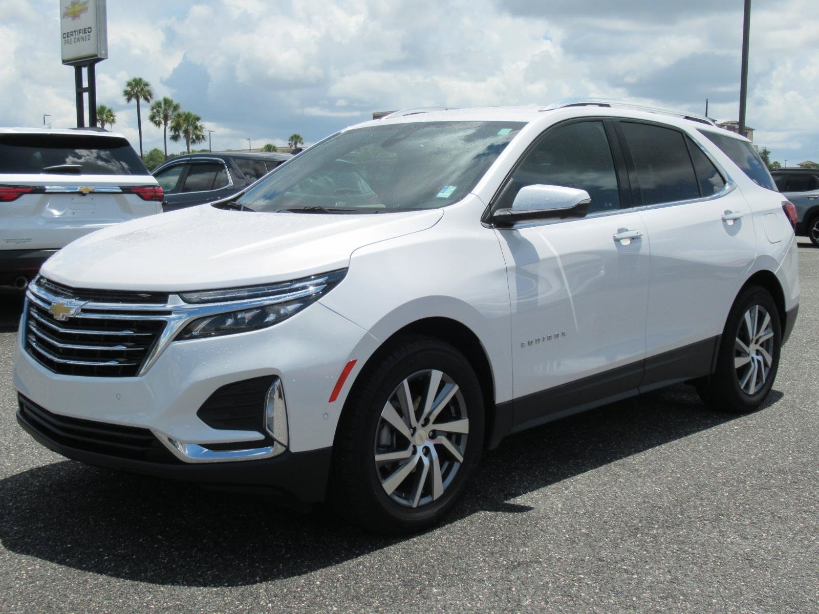 Used 2023 Chevrolet Equinox Premier FWD image 3