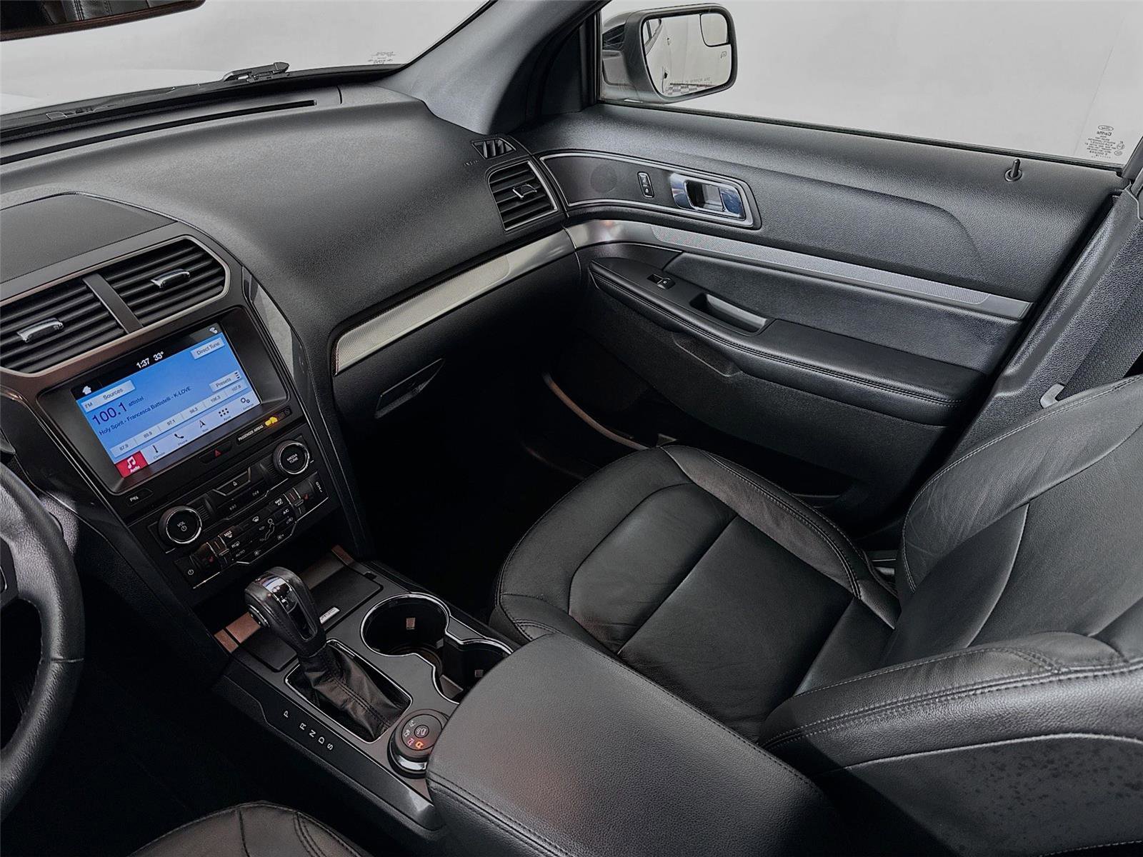 Used 2018 Ford Explorer XLT w/ Equipment Group 202A image 24