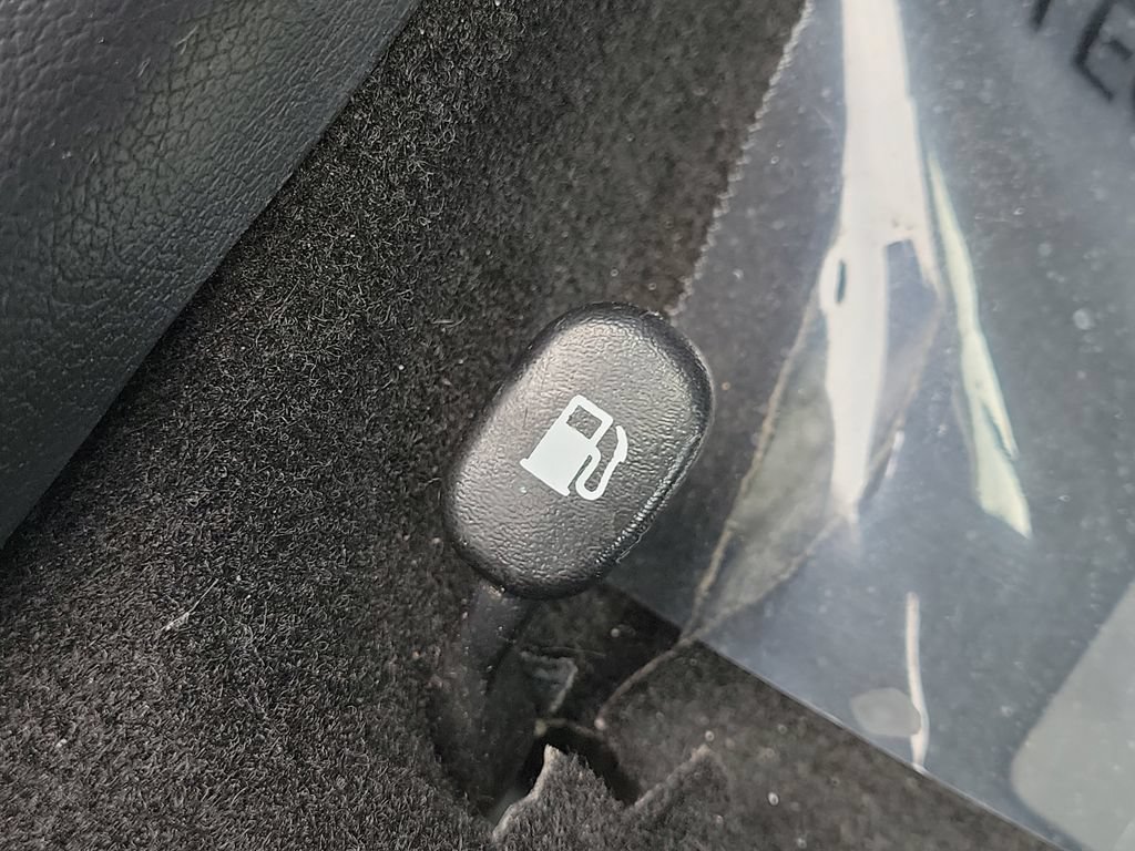 Used 2013 Hyundai Accent GS FWD image 28