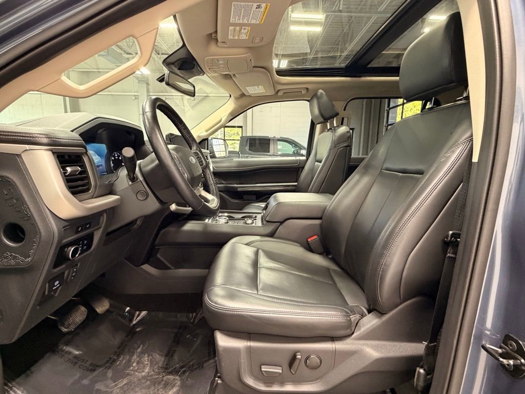 Used 2023 Ford Expedition XLT image 25