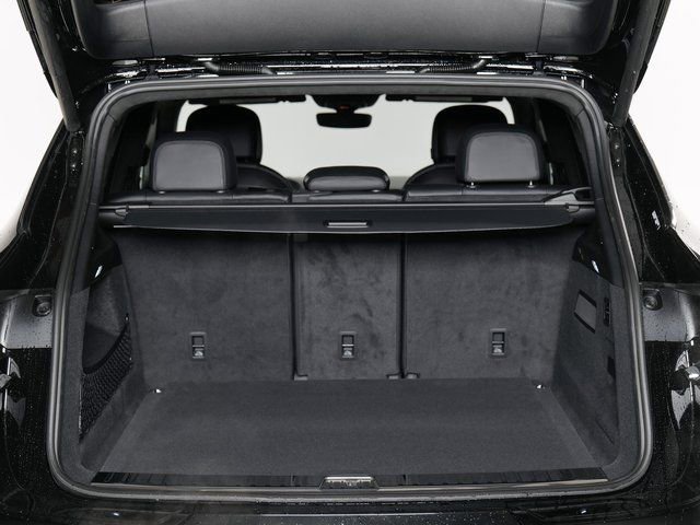 New 2026 Porsche Cayenne GTS image 32