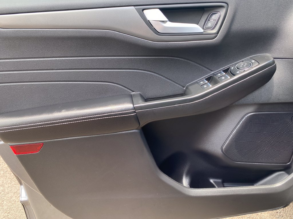 Used 2026 Ford Escape SE FWD image 31