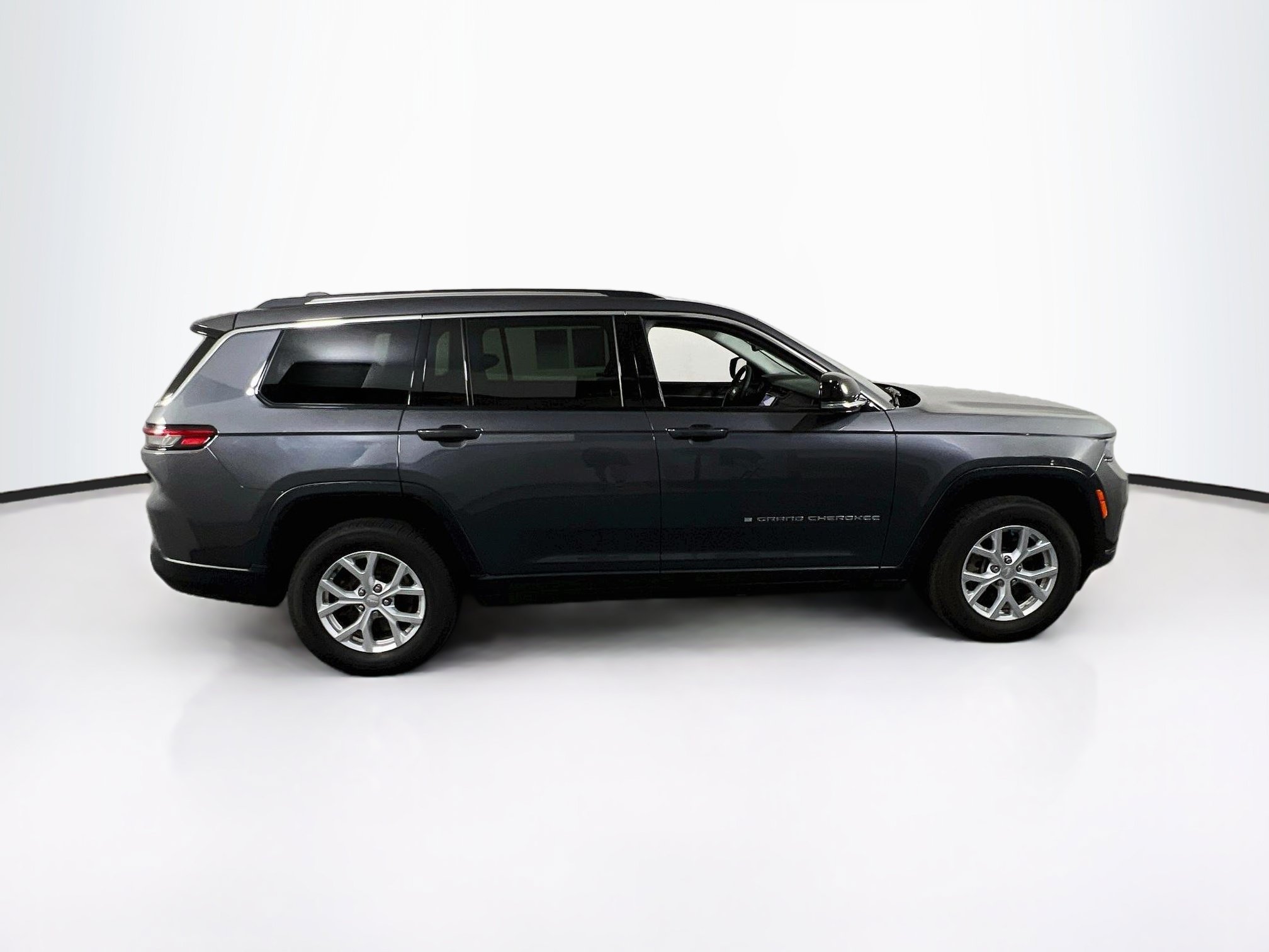 Used 2024 Jeep Grand Cherokee L Limited AWD/4WD image 4