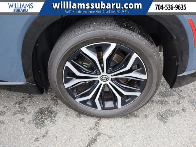 Used 2025 Toyota Crown Signia AWD/4WD image 38