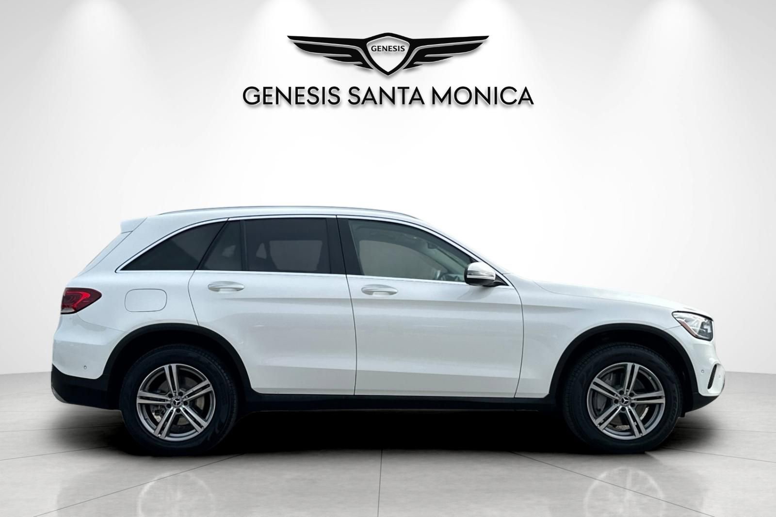 Used 2021 Mercedes-Benz GLC 300 4MATIC image 3